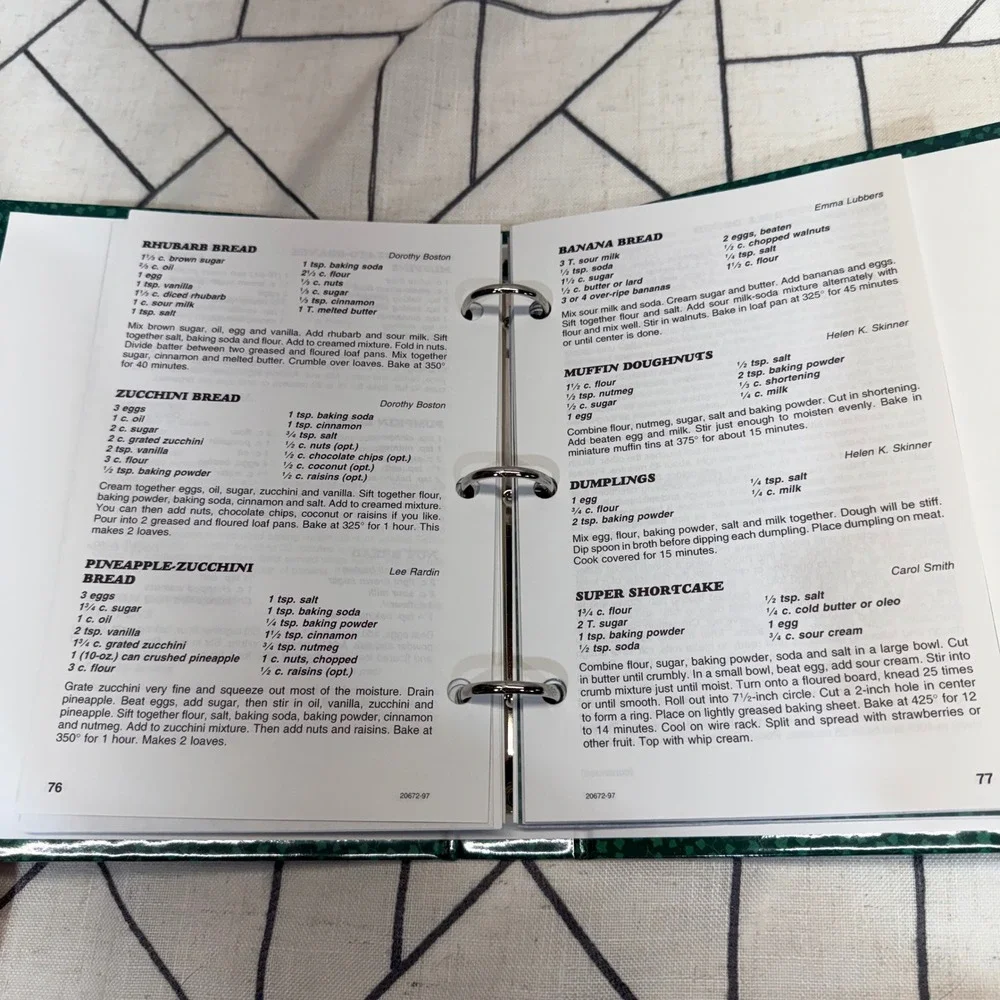 Morris Press A Taste of‎ Tradition Cookbook Green 1997 First Christian Church